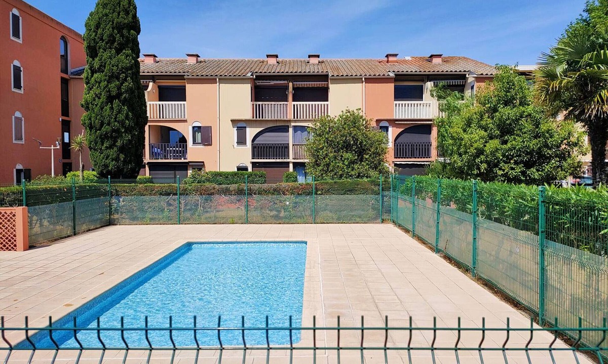 Les Arenes Apartment | Studio with pool and parking - 4 guests
