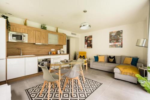 Antibes Apartment | Stylish New 1 bedroom apartment in juan les pins