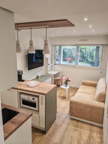 Carnot Apartment | Sublime Cosy Studio Centre Cannes