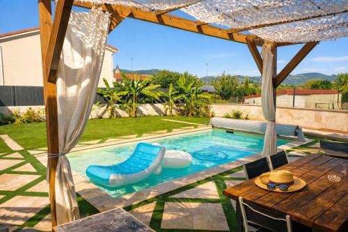 Saint-Joseph Bed & Breakfast | Suite Privé avec Spa haut de gamme, Salle de Cinéma, Massage etc