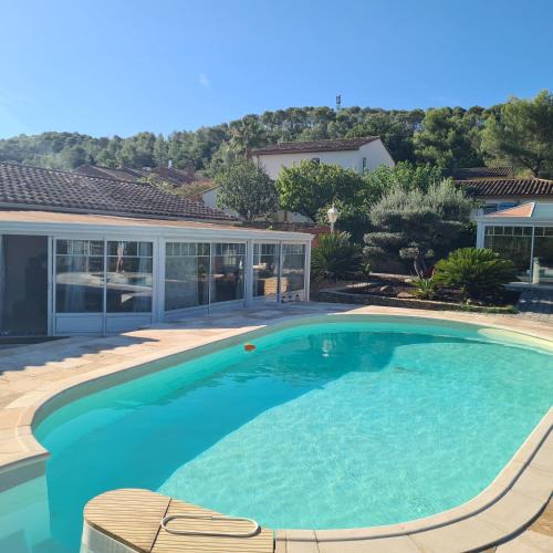 Pierrefeu-du-Var Bed & Breakfast | Sunny house