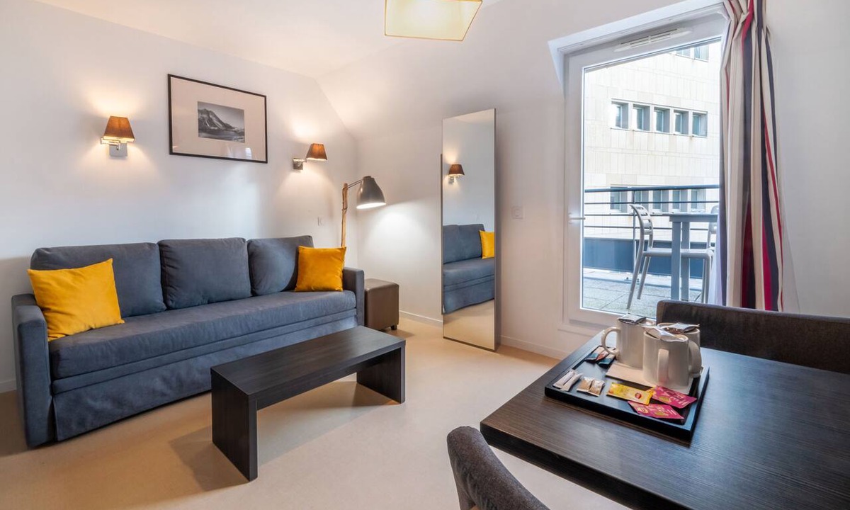 Bourg-l'Eveque Condo | Super Endroit ! Suite Climatisée + Équipée