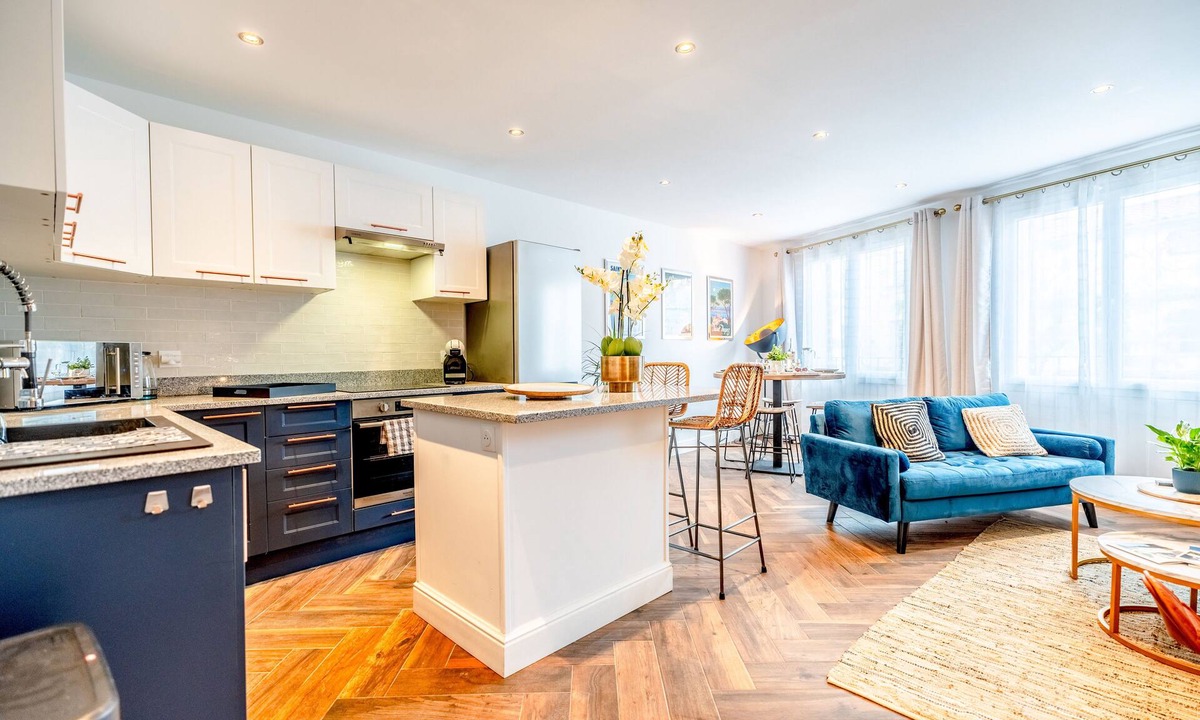 Preconil Apartment | Superb new air-conditioned apartment in village center