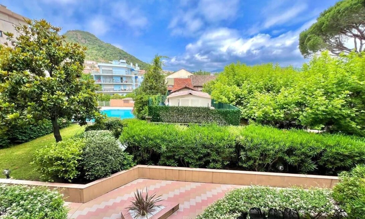Mandelieu-la-Napoule Beach Apartment | Superbe T3 à La Napoule – Résidence front de mer, plage à 1 minute