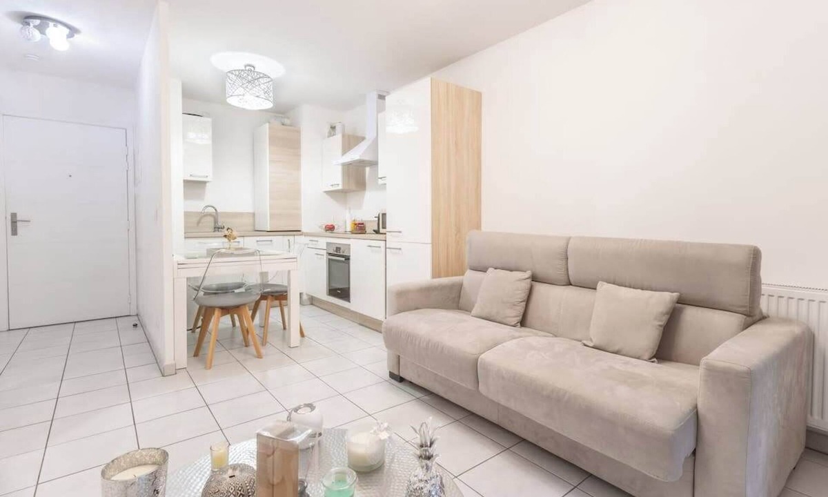 Sainte-Anne Apartment | T2 - Cocon du Lancier - Terrasse et Parking