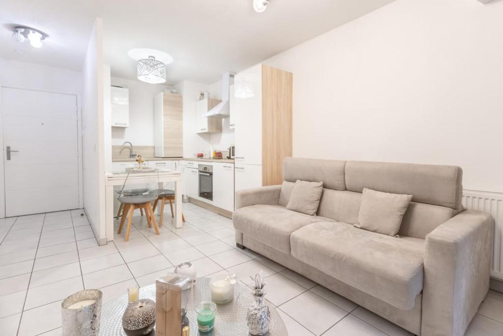 Sainte-Anne Apartment | T2 - Cocon du Lancier - Terrasse et Parking