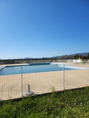 Chateauneuf-sur-Isere House | T3 avec piscine à 5 min du centre-ville
