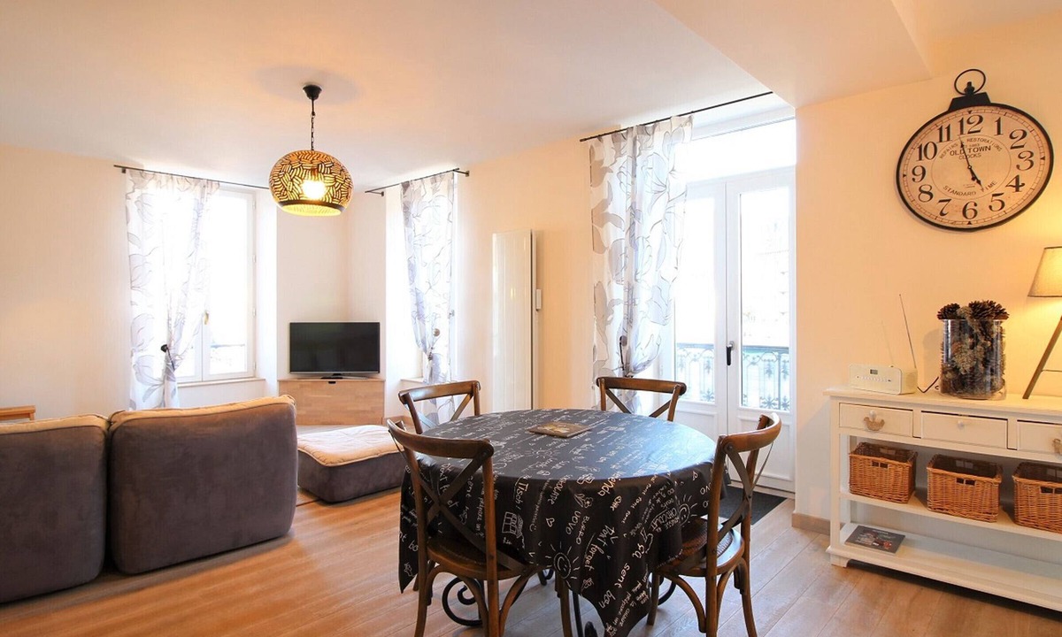 La Bourboule Apartment | T3 in La Bourboule with parking and WiFi - Perfect for 4 guests