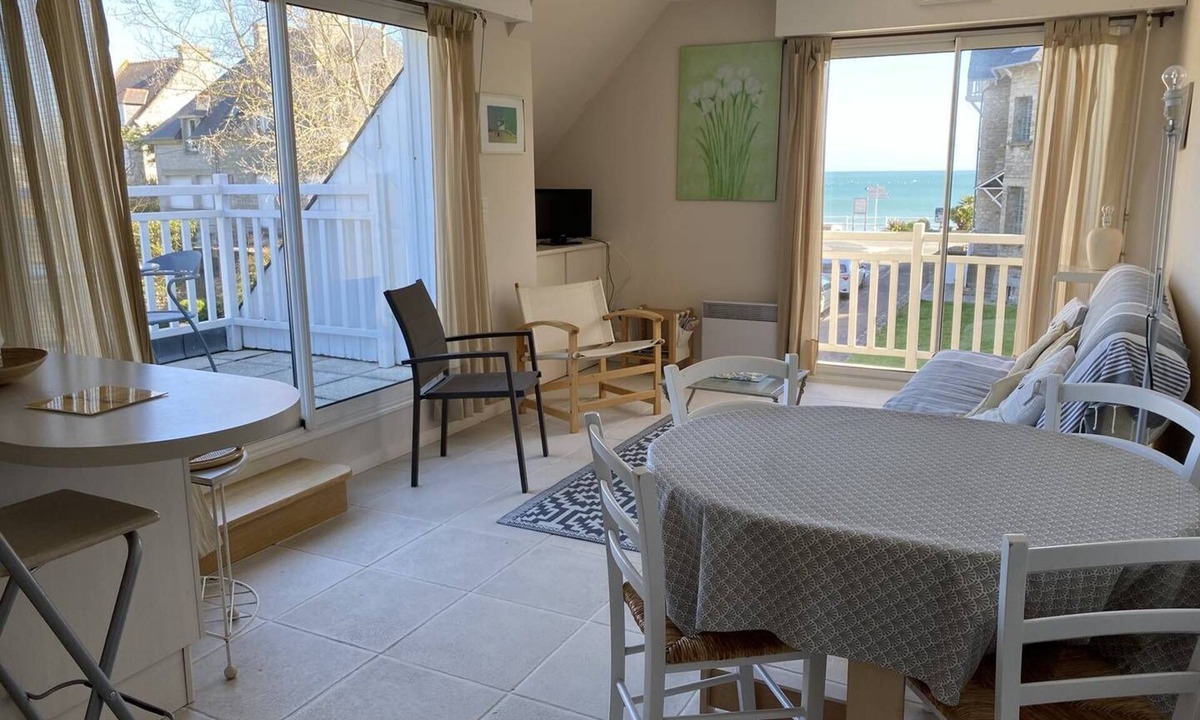 Saint-Cast-le-Guildo Apartment | Tastefully decorated sea-view apartment for 4 people, 1 bedroom.