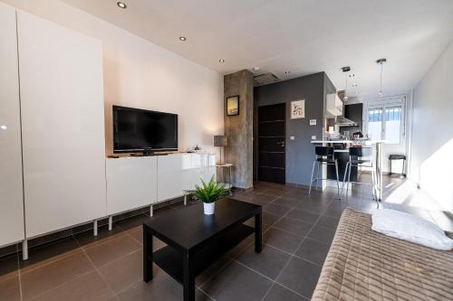 Baille Apartment | Théa : Studio avec parking privé - Actif+ Location-