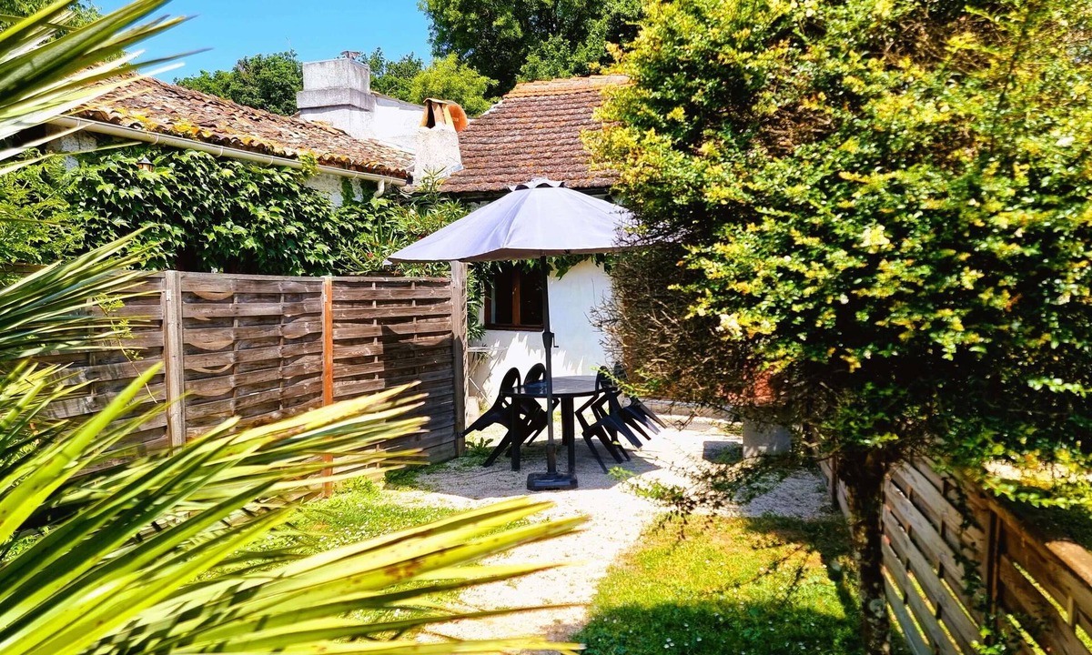 Saint-Just-Luzac House | The Bread Oven 2-Bedroom Cottage