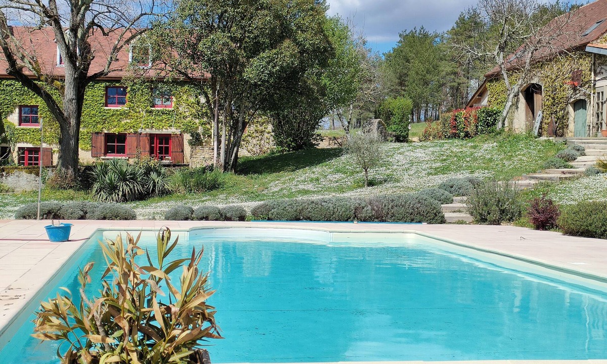 Bigaroque House | Traditional stone country house