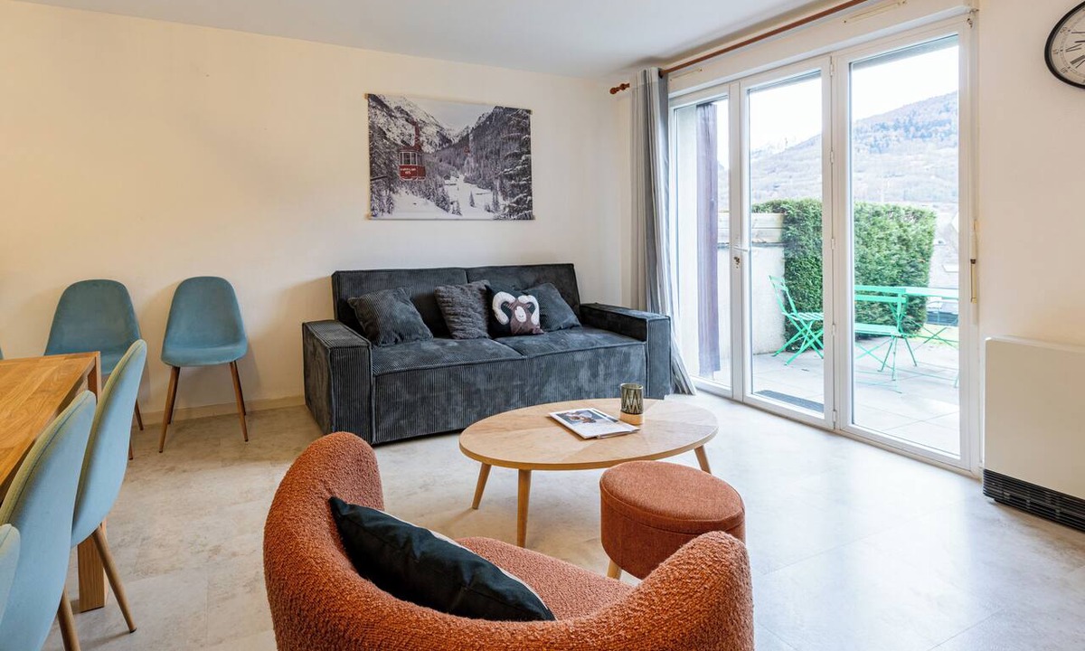 Vignec Ski Chalet | Triplex 8/10 p authentic village Vignec near Saint-Lary - Quiet and comfortable.