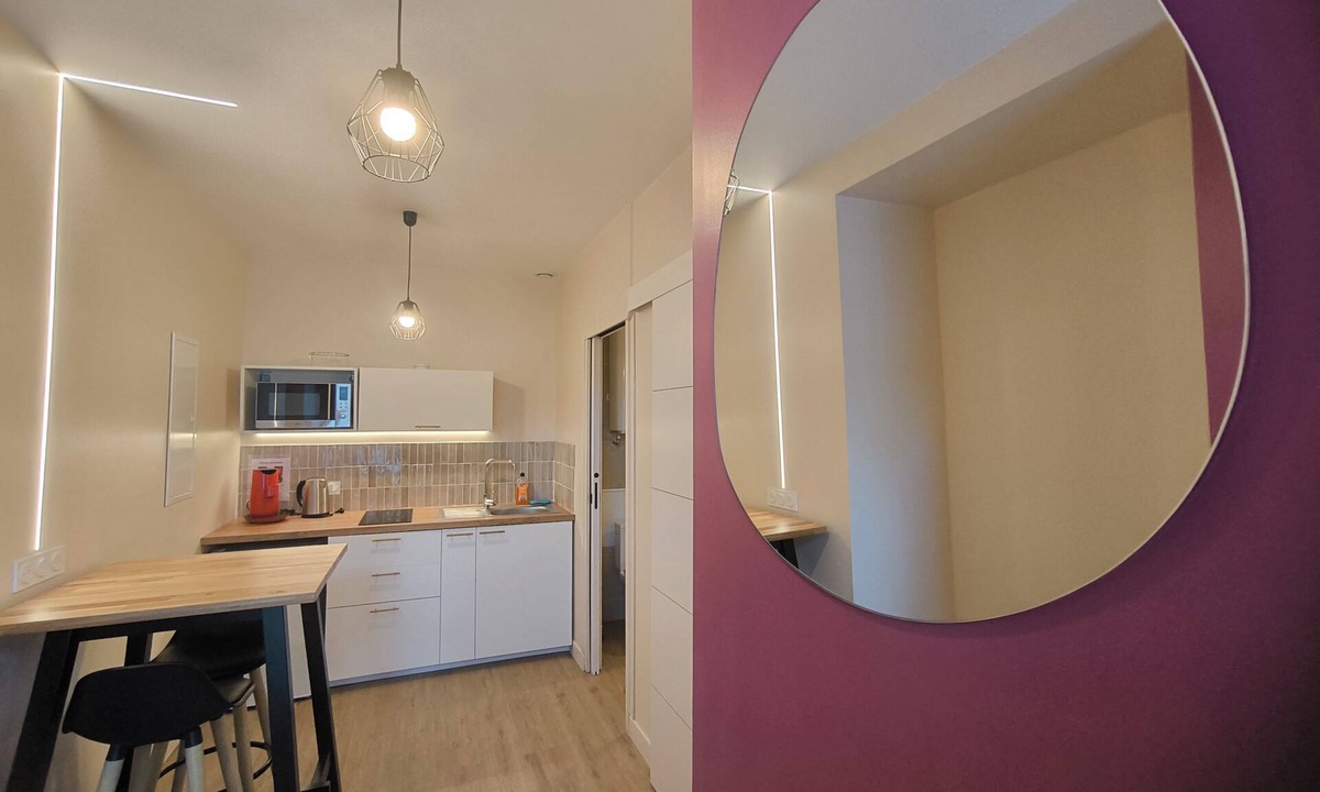 Tullins Apartment | TULLINS Equipped T2 between Grenoble and Valence - For professionals, tourism and weddings