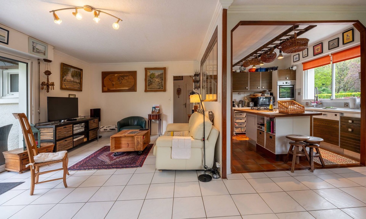 Saint-Nolff House | Ty Clafout Holiday Home: Near Vannes, Wi-Fi & Parking