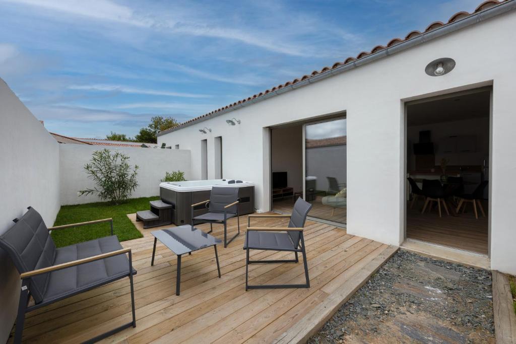 Marsilly House | Un cocon climatisé avec jacuzzi