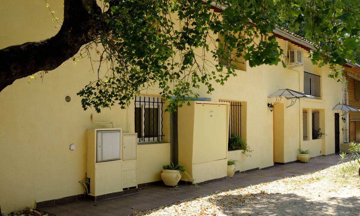 La Lironde Apartment | Unique, restoring a vieu chai in Montpellier