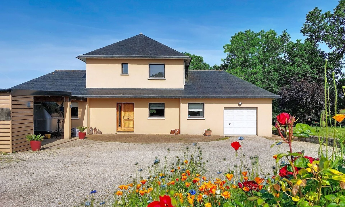 Saint-Meen House | Vacation home Le Duc by Interhome