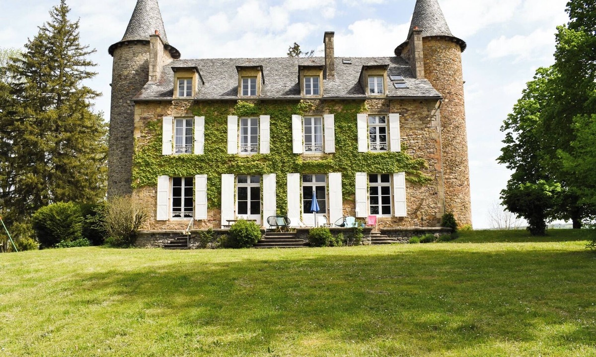 Flavin Other | Vacations at Château de Briane in a familiar and relaxing setting!