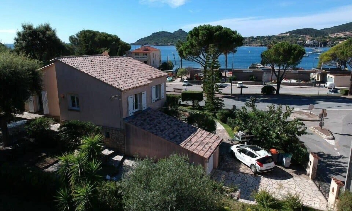 Agay Villa | Villa 2 chambres 4 personnes au pied des plages