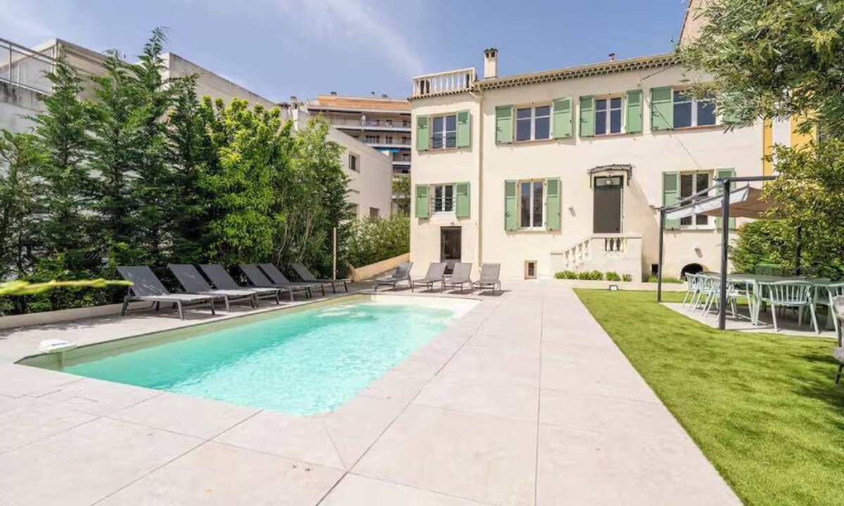 Prado - Republique Villa | Villa 300 m² with panoramic view, 5 bedrooms and private spa Cannes center!