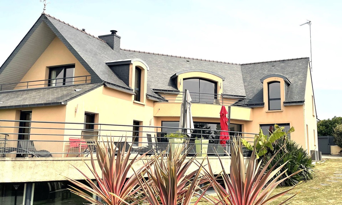 Kerherou Villa | VILLA 5 * LE REPERE: swimming pool, spa, sea view and beach on foot!