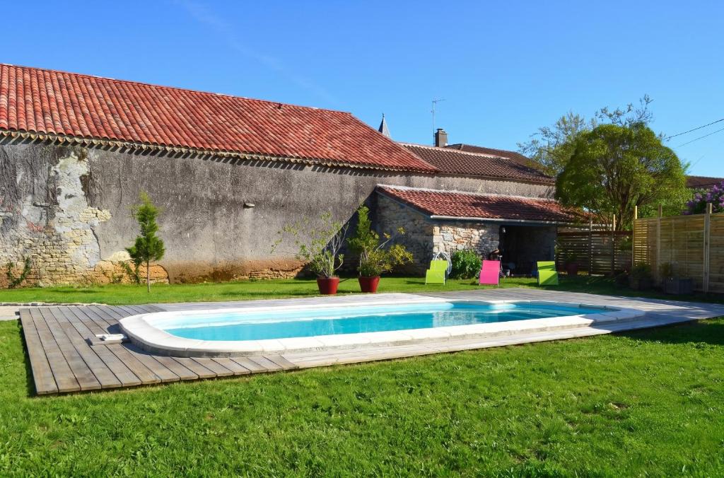 Saint-Vincent-Rive-d'Olt Villa | Villa accueillante à Saint-Vincent-Rive-d'Olt avec piscine privée