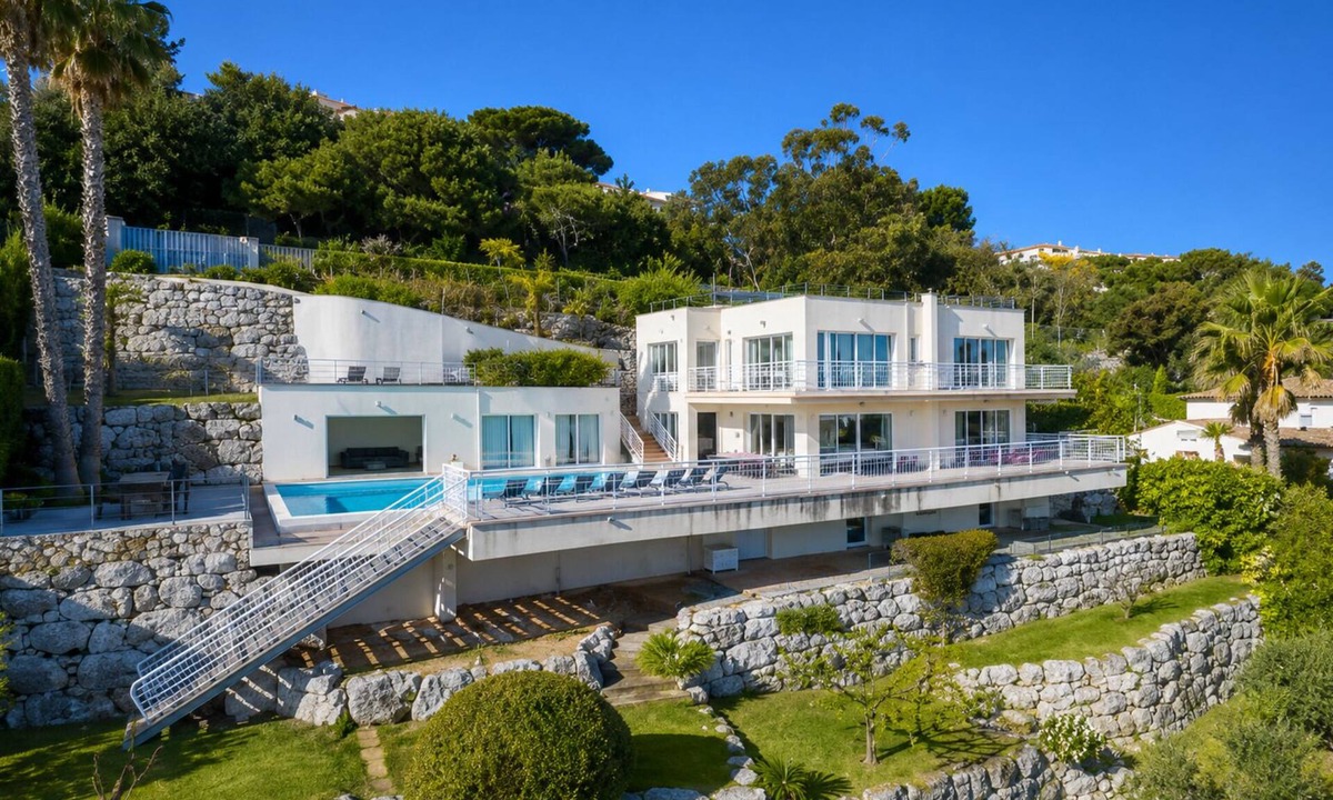 Vallauris Villa | Villa Alamp–Super Cannes–Sea View–Flexible capacity 8 to 12 guests–Pool–Rooftop