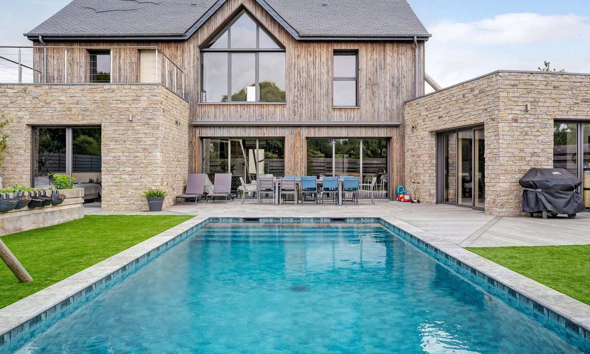 Saint-Cast-le-Guildo House | Villa 'Breizh'ome' with Private Pool, Private Terrace, and Wi-Fi