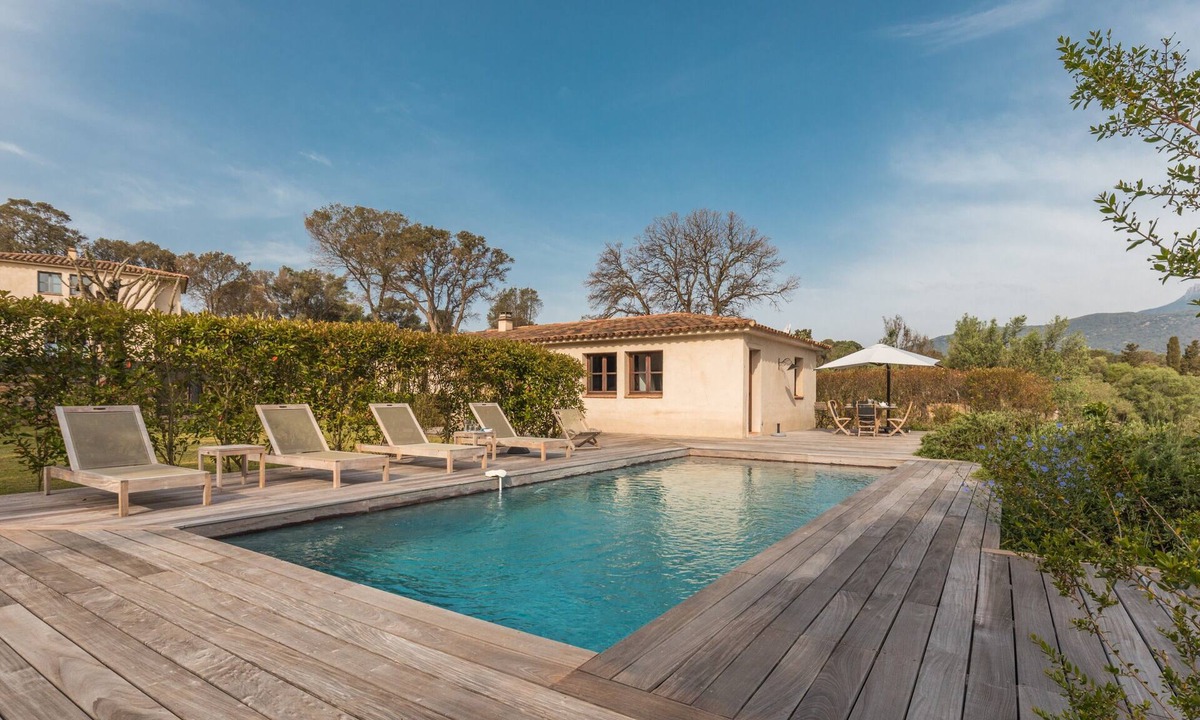 Figari Villa | Villa 'Casa Di Pruno' with Private Pool, Wi-Fi and Air Conditioning