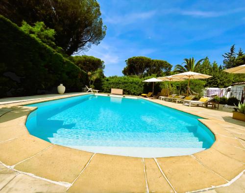 Gassin Villa | Villa climatisée, Golfe Saint Tropez, 12 pers, 4 suites, Piscine chauffée, Hammam, Spa, Billard, Pétanque, Wifi professionnel haut débit