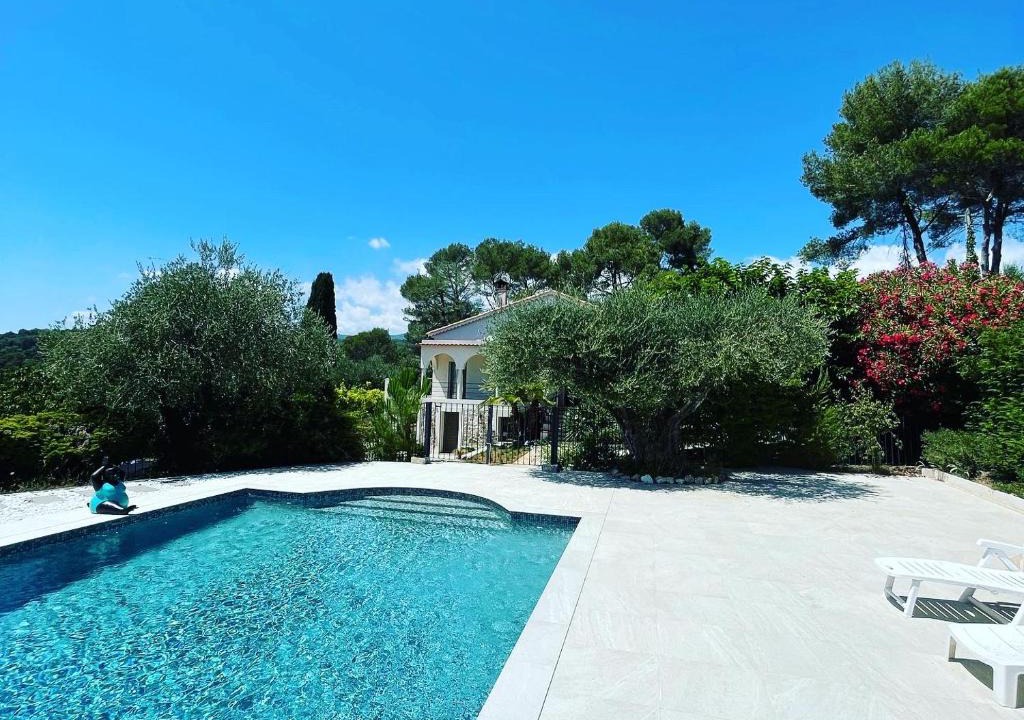Le Collet Apartment | Villa La Carpenée