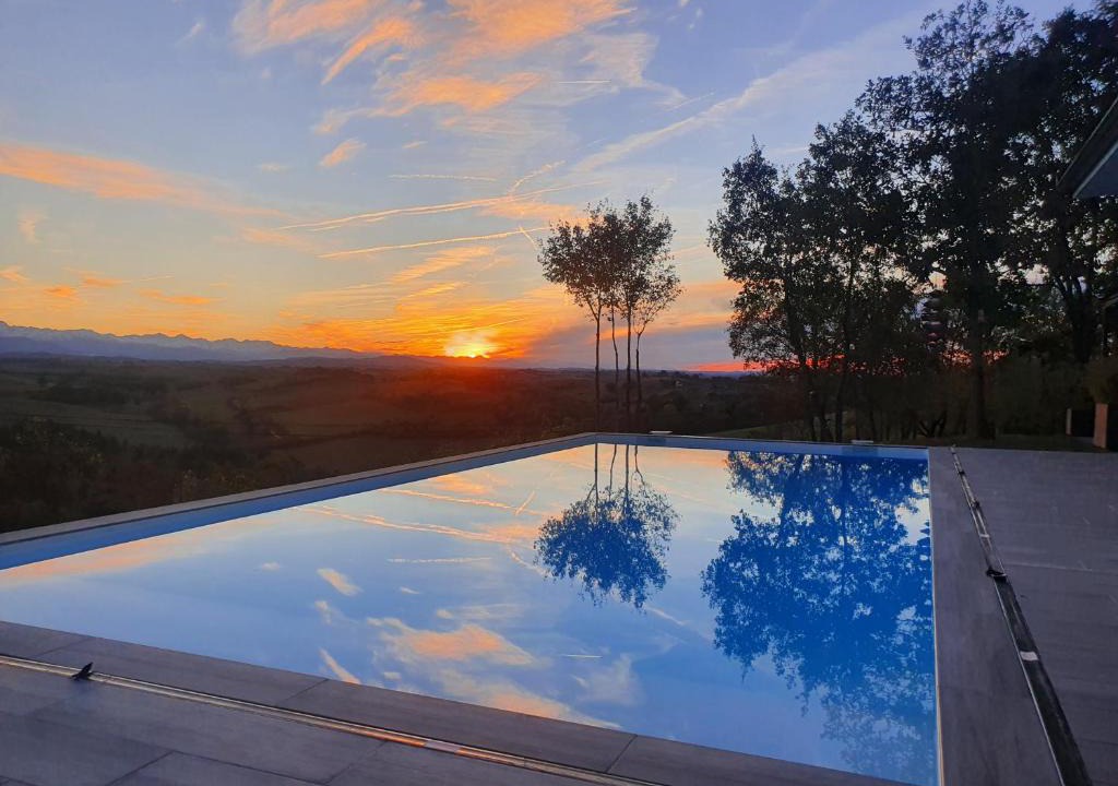 Unzent House | Villa le Moulin