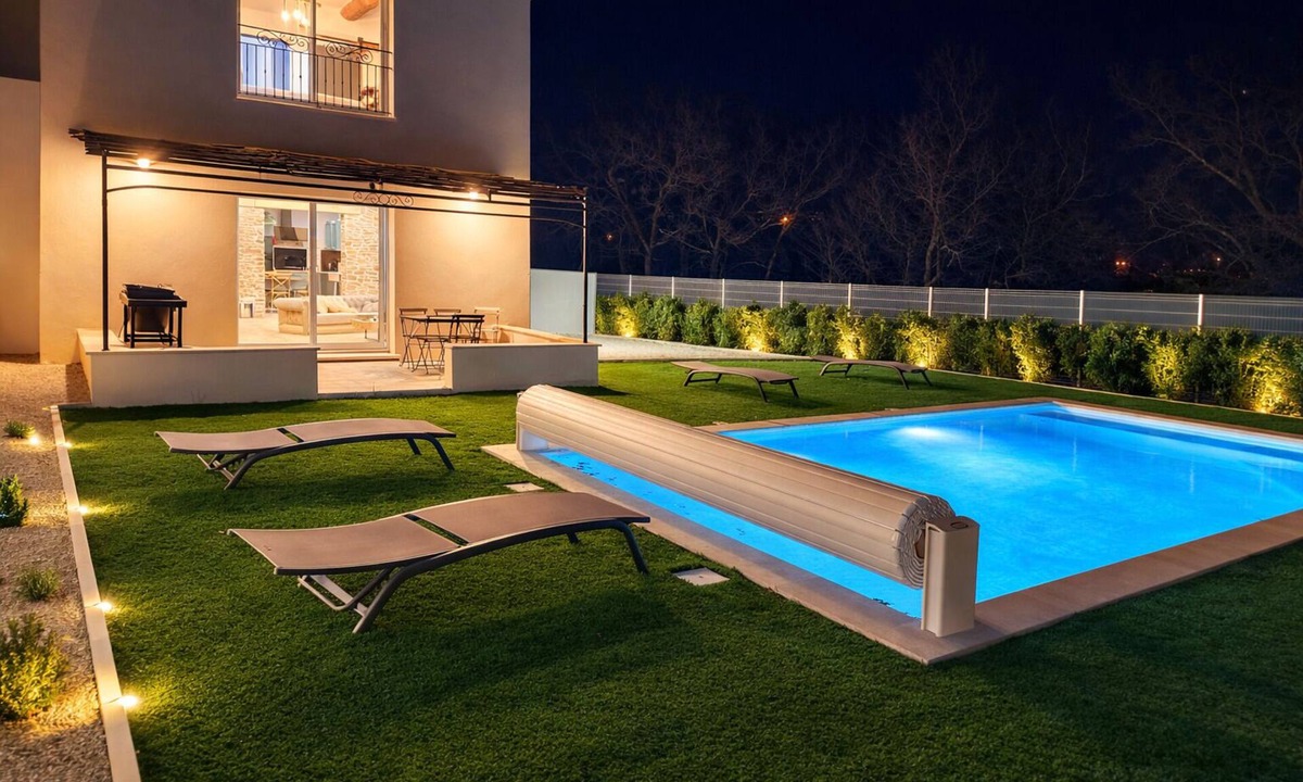 Pierrevert Villa | Villa Provence Luberon - Heated pool & Spa