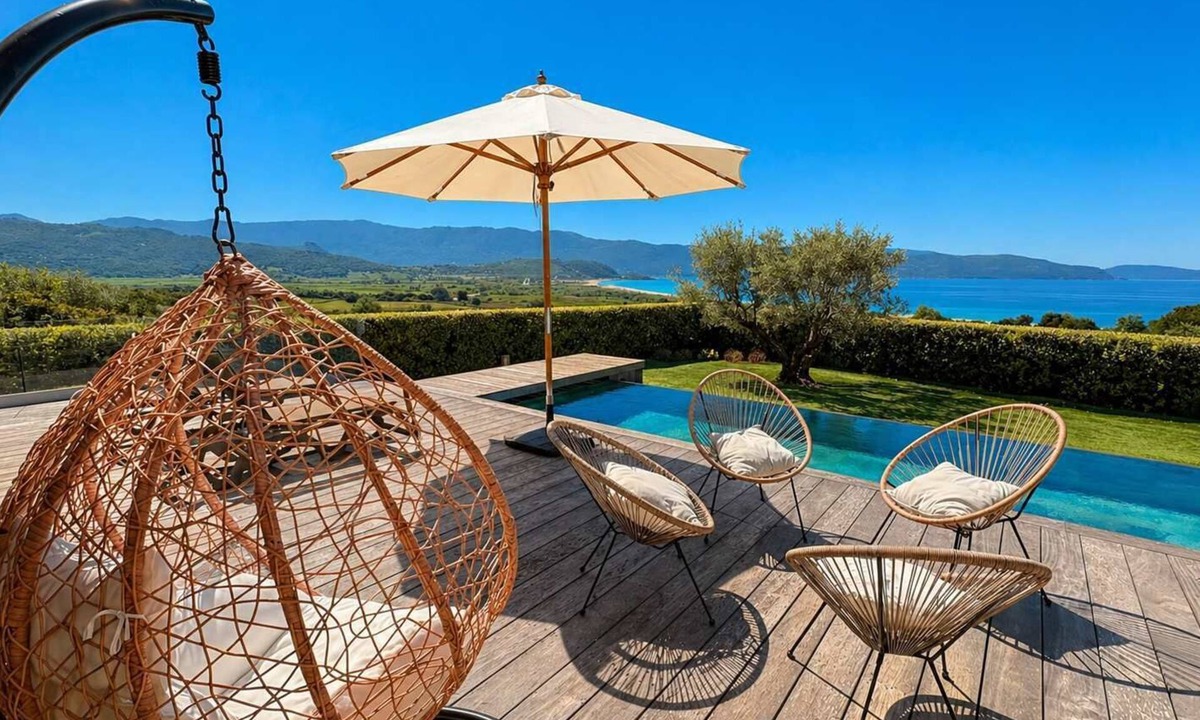 Sagone Villa | Villa Riposu Jacuzzi Pool Beach Access on Foot