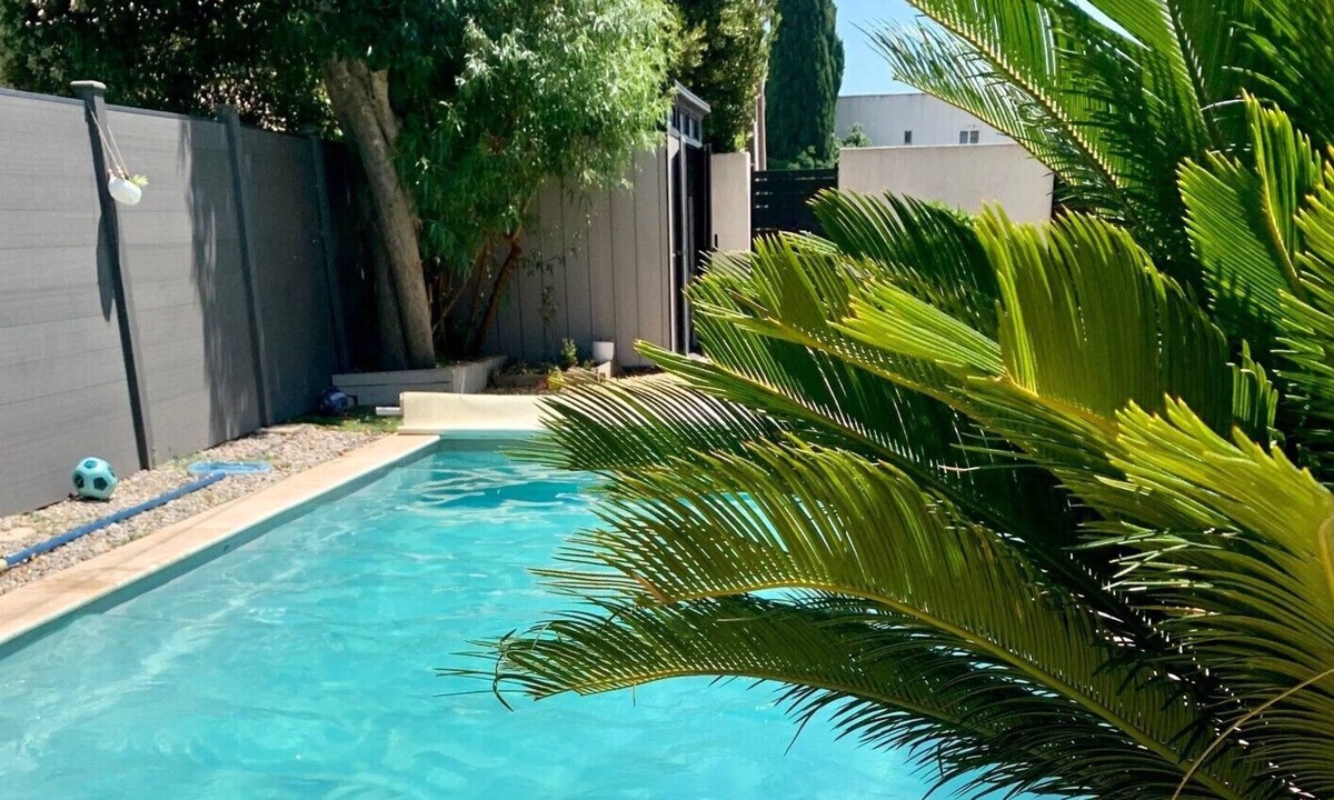 La Garde House | Villa with pool 5 minutes from the sea