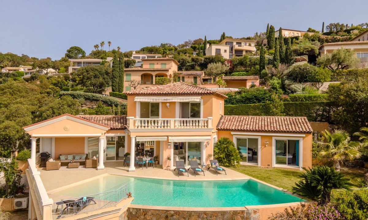 La Nartelle House | Villa with pool and sea view for eight persons