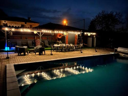 Cassagne House | Villa With Pyrenees View Near Foix