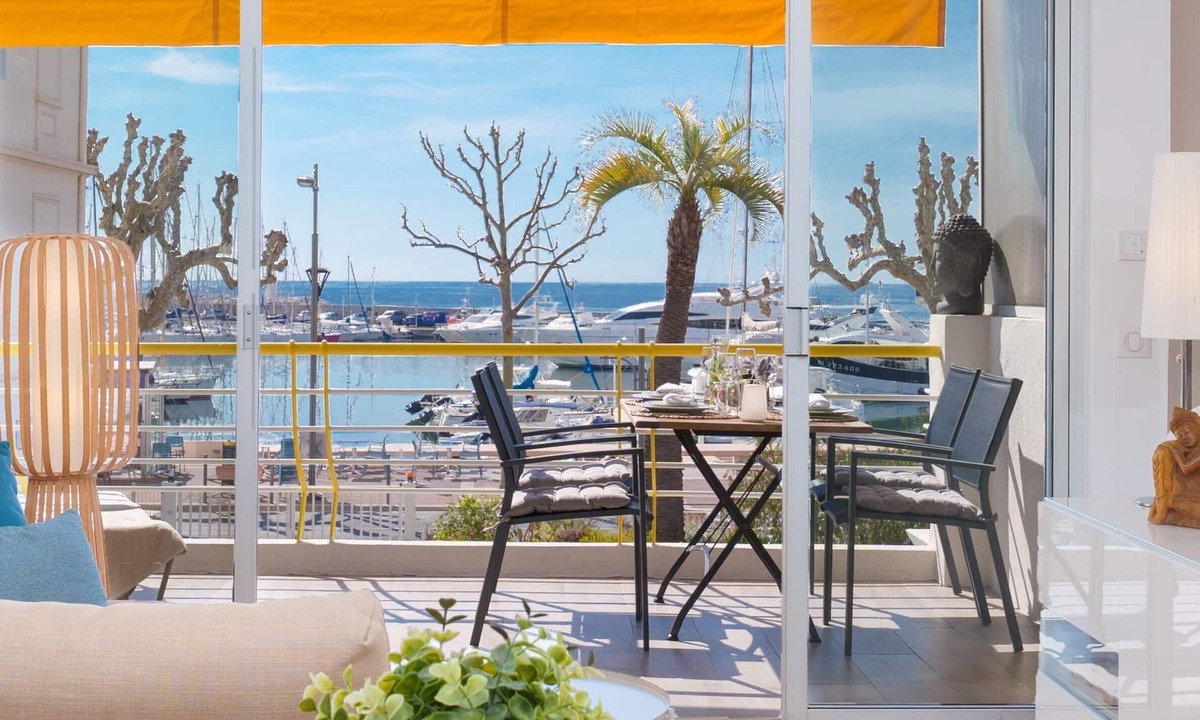 Golfe Juan Apartment | Want to GET AWAY from it all by the sea in GOLFE JUAN?