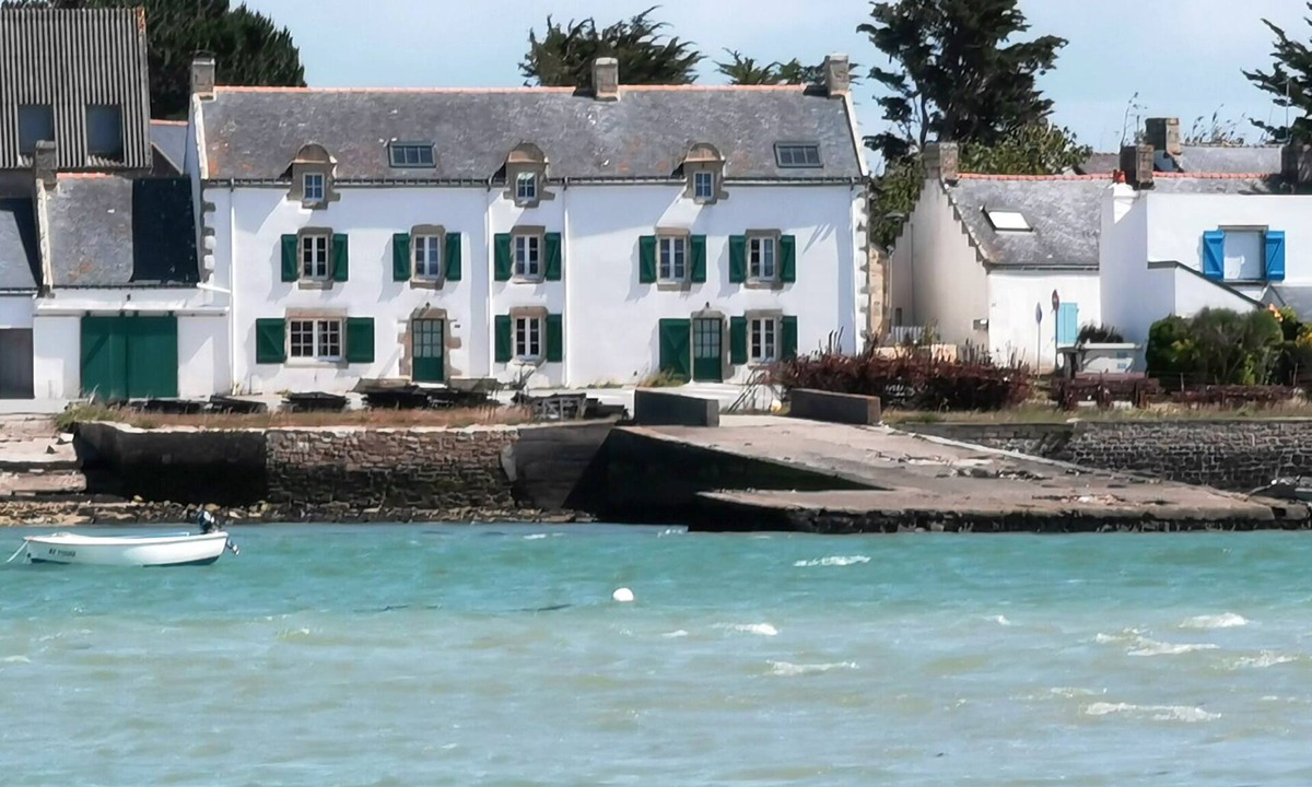 Carnac House | Waterfront Villas sleeps 14 in two homes In Southern Brittany