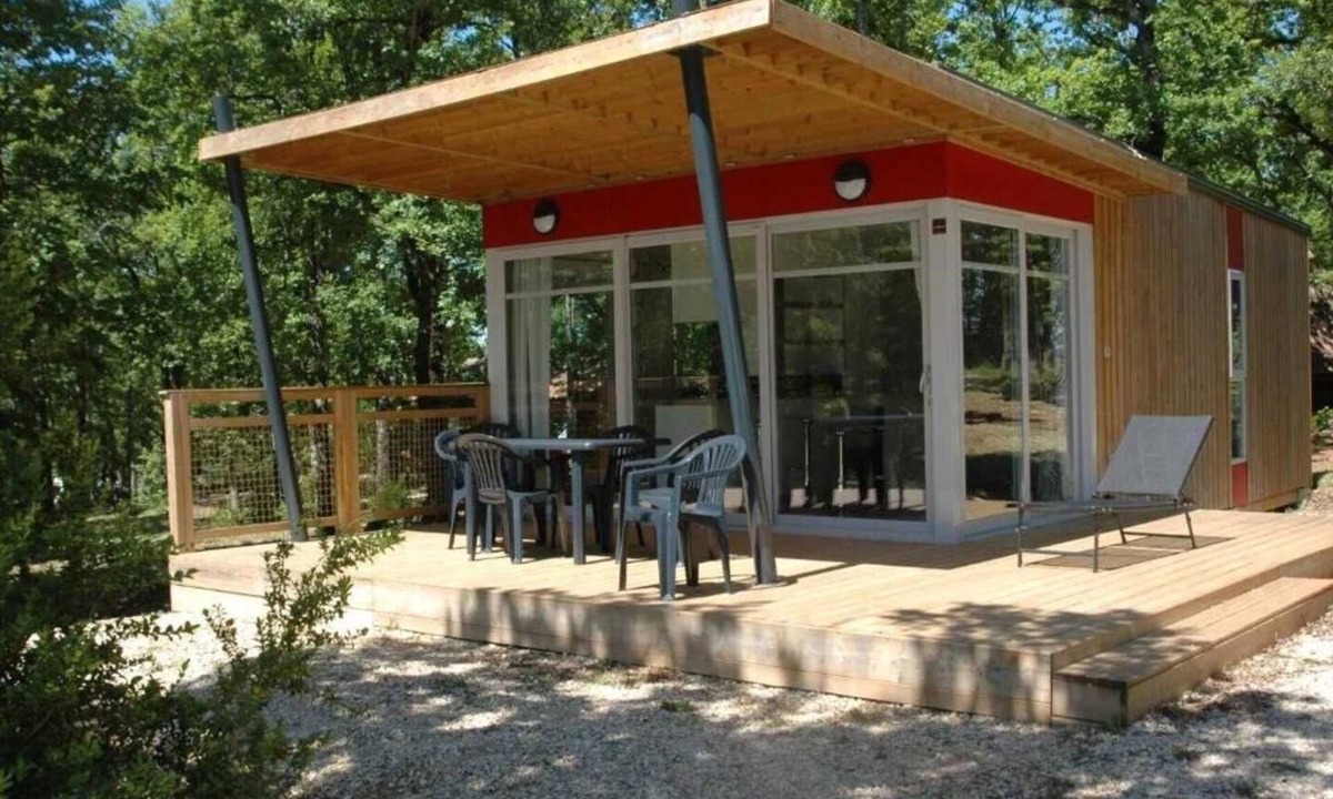 Saint-Cirq-Lapopie Ski Chalet | ZEcamping 3* toboggans locatif BBQ 35m2 4 pers