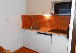 100m from resort center, 4th floor, view mountain, balcony, parking, tv, ski locker, 42m²