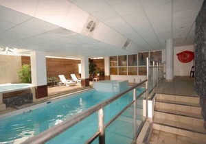 20m from resort center, 1st floor, view ski slopes, fitness, swimming pool, sauna, tv, ski locker
