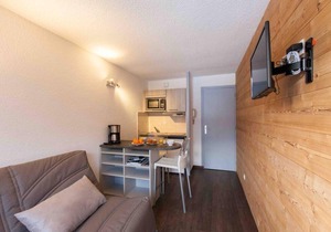 4th floor, balcony, parking, tv, ski locker, 17m², Serre Chevalier