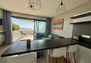 Apartment 2-6 pers, 2 bdr, balcony, pool, beach access, parking