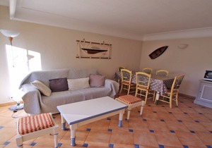 Apartment for 6 people – Swimming pool residence – Air conditioning – WiFi – Sainte.