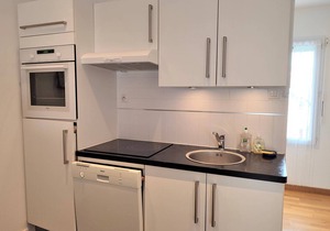 Central Apartment with WIFI, Parking, and Balcony in Perros-Guirec
