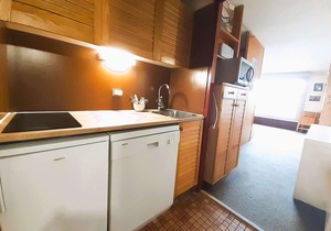 Charming Studio with Cabin, Sleeps 6 - Ski-In/Ski-Out, Fully Equipped, Ski Locker, and Elevator
