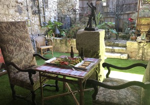 Spectacular Surroundings Spectacular Location a 550+ yr old VillageHome in Eymet