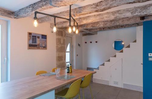 Brive-la-Gaillarde Apartment | Échoppe Briviste - 1 Chambre